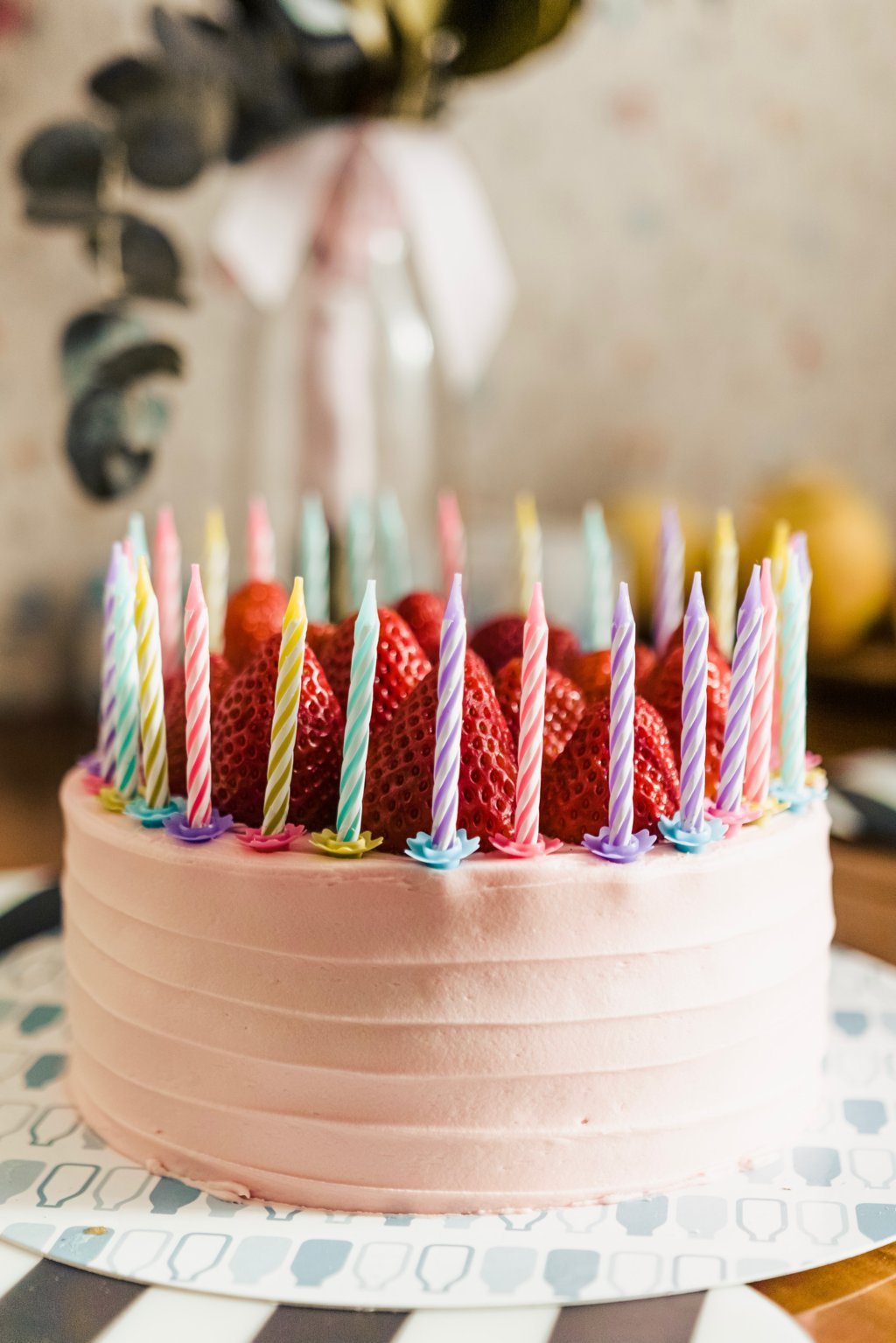 Other jelly cakes, I usually make them with chocolate cake, ganache, mousse  and, of course, jelly! 💕 : r/cakedecorating