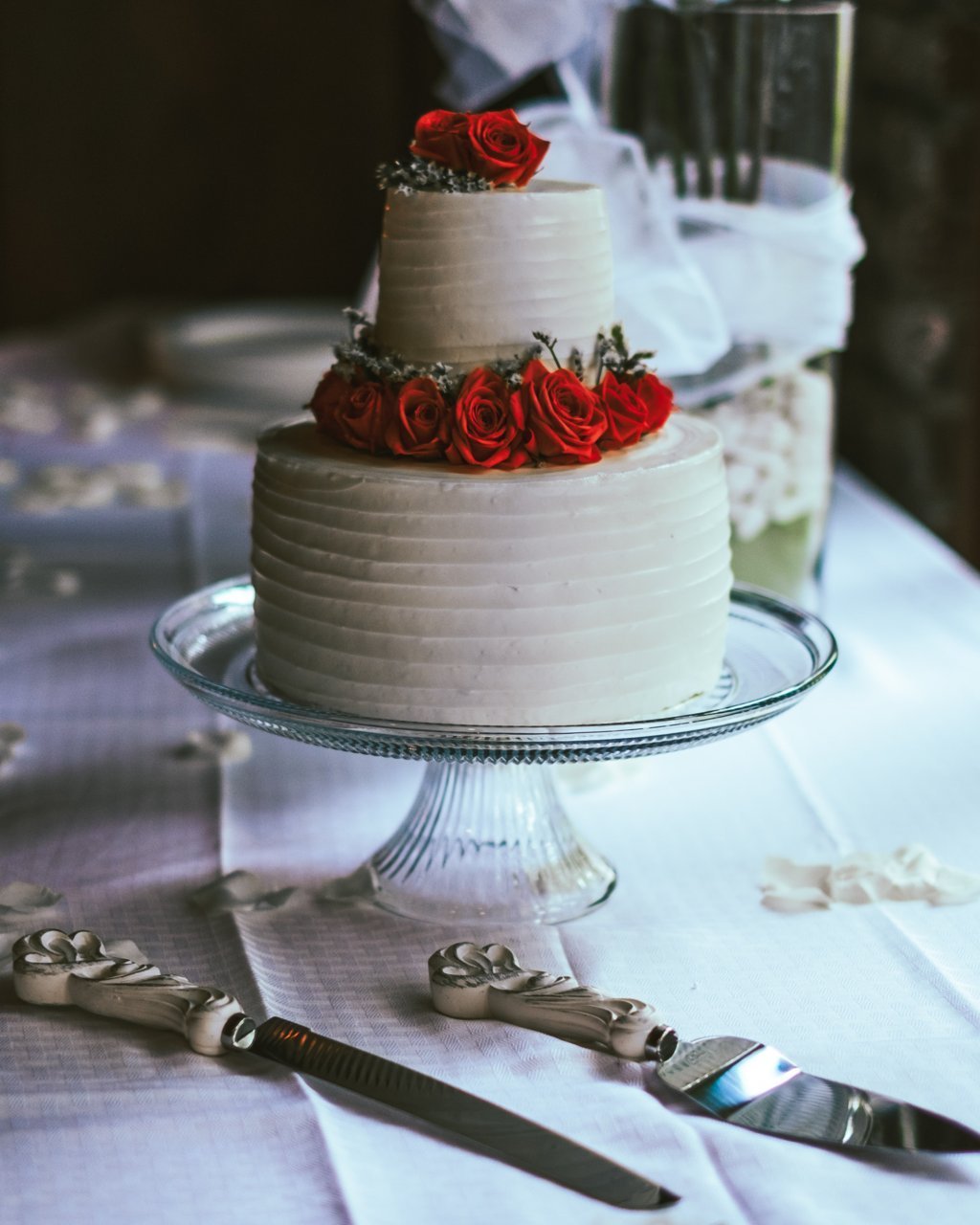 Send Online 4 kg 2 tier red velvet cake Order Delivery | flowercakengifts